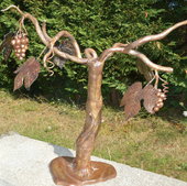 sculpture fer forger pied de vigne auvergne rhone alpes cantal