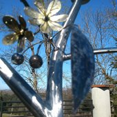 sculpture fer forger branche et feuilles auvergne rhone alpes cantal