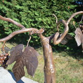 sculpture fer forger pied de vigne auvergne rhone alpes cantal