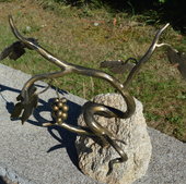 sculpture fer forger pied de vigne auvergne rhone alpes cantal