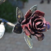 portail fer forger rose sculpter auvergne rhone alpes cantal